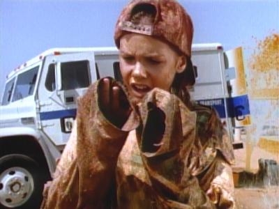 Alex Mack was played on TV by Larisa Oleynik who was born on June 7 1981